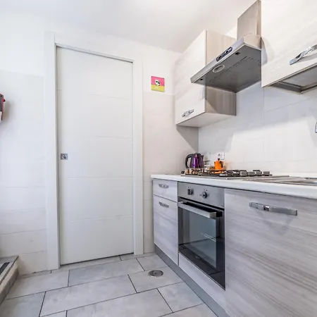 Apartman Stylish And Close To Metro Róma